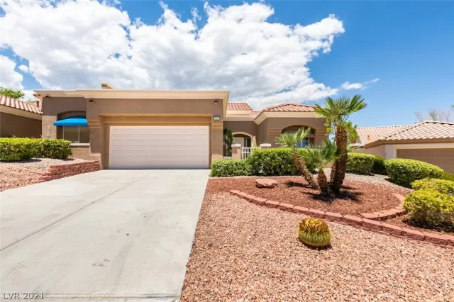 MLS: 2332596 Condo For Sale