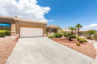 Photo #1: 2332596 Listing 