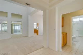 Photo #3: 2332596 Listing 