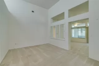 Photo #6: 2332596 Listing 