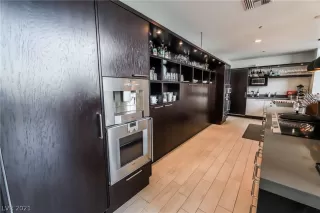 Photo #3: 2332601 Listing 