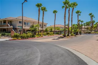 Photo #2: 2332603 Listing