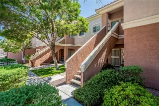 Photo #3: 2332603 Listing