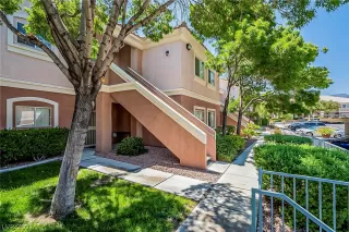 Photo #4: 2332603 Listing