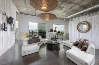 Photo #4: 2332618 Listing 