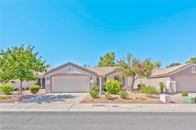 MLS: 2332673 Condo For Sale