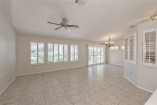 Photo #2: 2332673 Listing