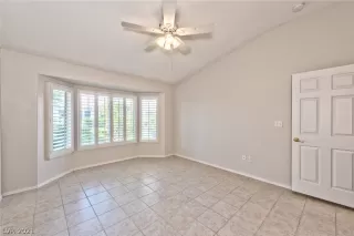 Photo #6: 2332673 Listing