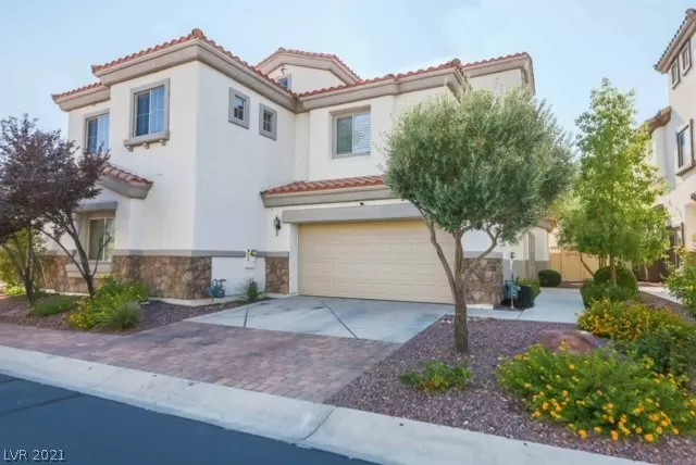 MLS: 2332686 Condo For Sale