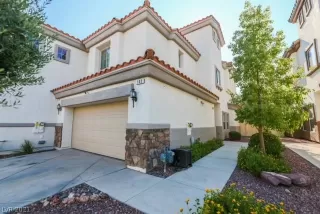 Photo #3: 2332686 Listing