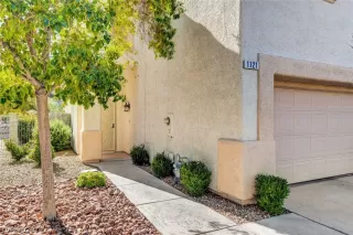 Photo #1: 2332708 Listing