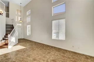 Photo #3: 2332708 Listing