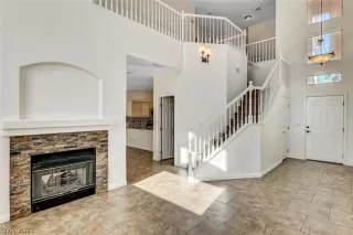 Photo #5: 2332708 Listing