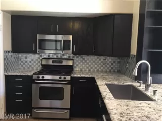 Photo #4: 2332720 Listing 