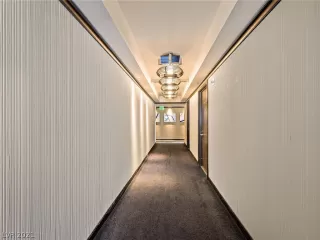 Photo #4: 2332750 Listing