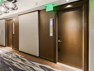 Photo #5: 2332750 Listing