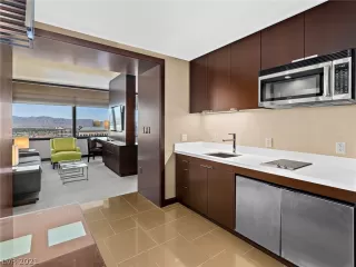 Photo #6: 2332750 Listing