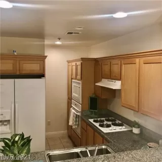 Photo #6: 2332755 Listing 