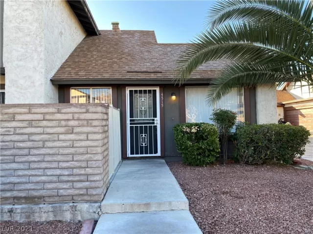 MLS: 2332758 Condo For Sale