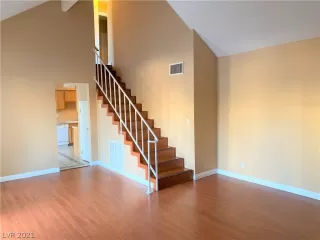 Photo #4: 2332758 Listing 