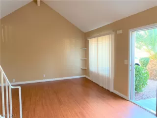 Photo #6: 2332758 Listing 