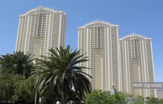 MLS: 2332761 Condo For Sale