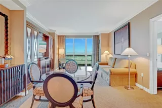 Photo #4: 2332761 Listing