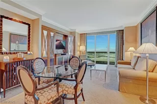 Photo #5: 2332761 Listing