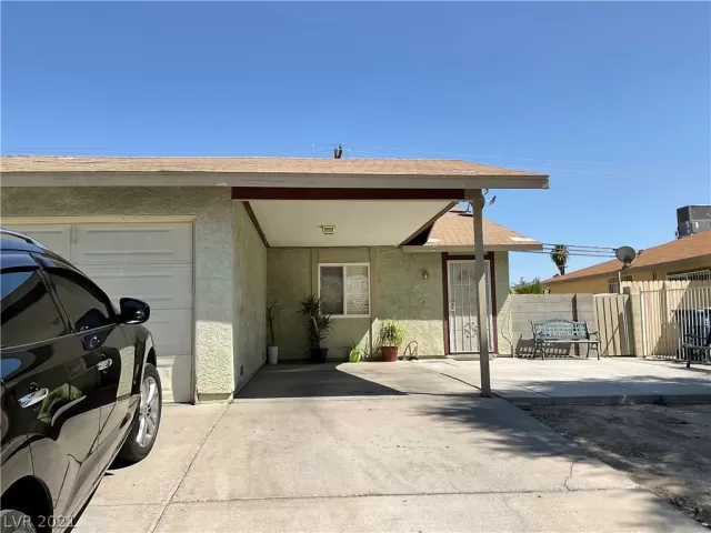 MLS: 2332762 Condo For Sale