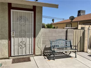 Photo #5: 2332762 Listing