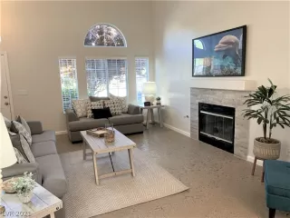 Photo #1: 2332781 Listing 