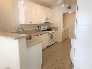 Photo #4: 2332781 Listing 