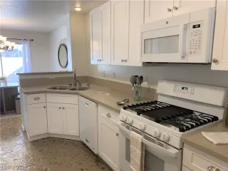 Photo #5: 2332781 Listing 