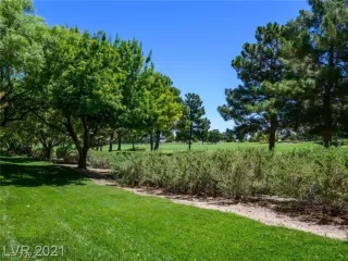 Photo #2: 2332784 Listing