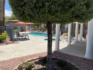 Photo #4: 2332784 Listing