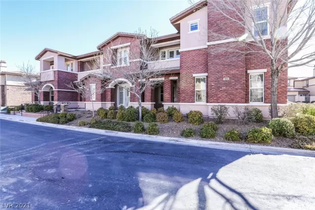 MLS: 2332790 Condo For Sale