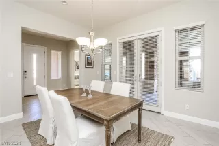 Photo #6: 2332790 Listing