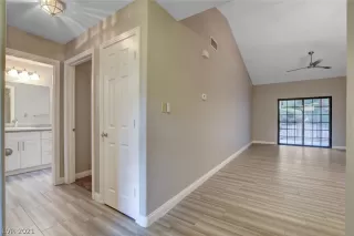 Photo #1: 2332798 Listing