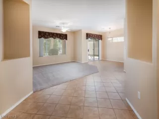 Photo #2: 2332808 Listing