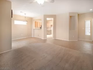 Photo #3: 2332808 Listing