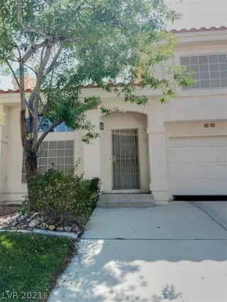 Photo #1: 2332835 Listing 