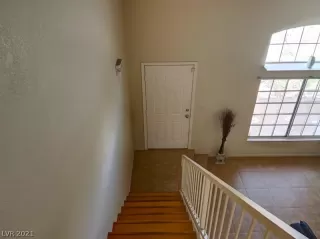 Photo #2: 2332835 Listing 