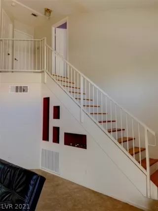 Photo #3: 2332835 Listing 