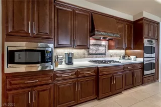 Photo #5: 2332852 Listing 