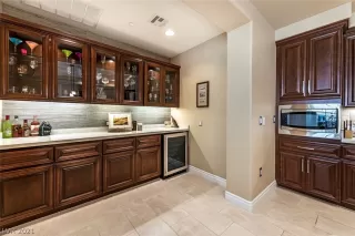 Photo #6: 2332852 Listing 