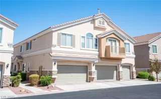 Photo #1: 2332869 Listing 