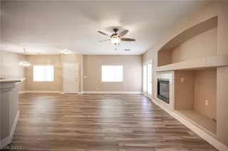 Photo #5: 2332869 Listing 