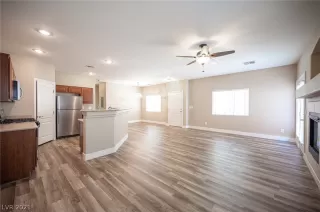 Photo #6: 2332869 Listing 