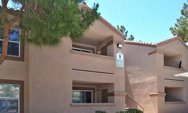 MLS: 2332872 Condo For Sale