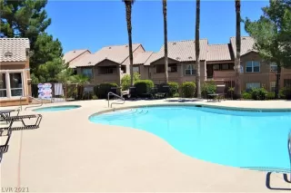 Photo #2: 2332872 Listing 